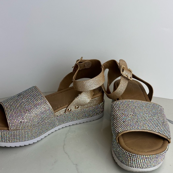 All Over Rhinestone Platform Sandals - Picture 3 of 16